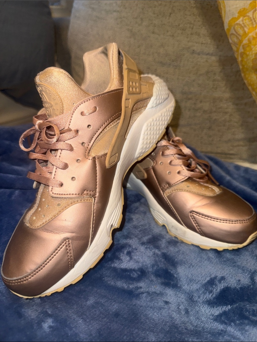 Nike Women's Metallic Rose Gold Huarache Sneakers